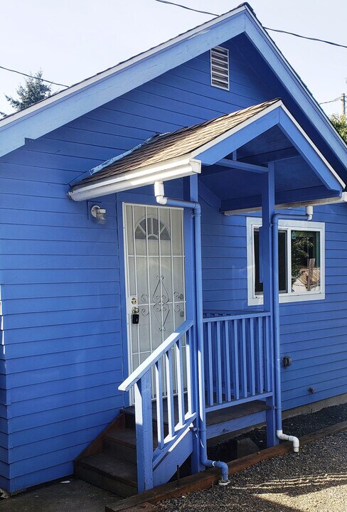 535 W 10th Alley in Eugene, OR - Building Photo