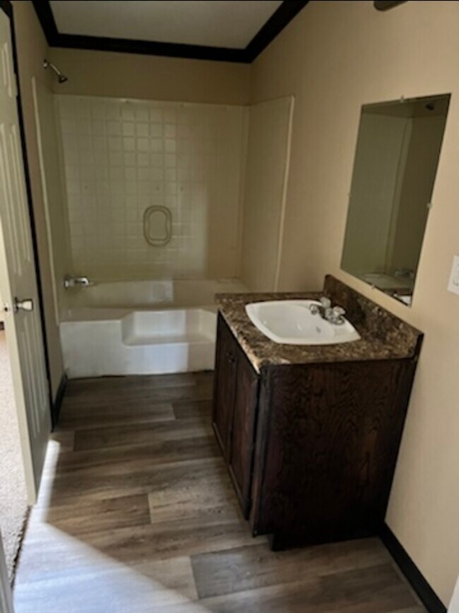 895 Rd 51023 in Cleveland, TX - Building Photo - Building Photo