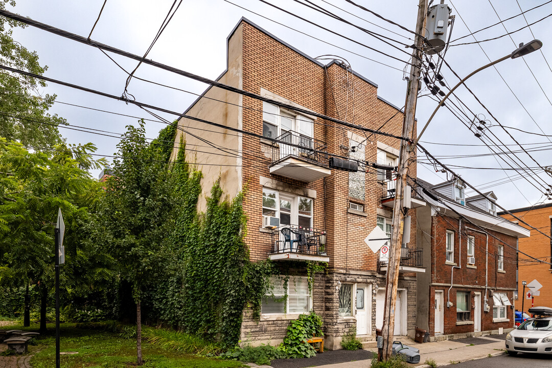 1341 La Fontaine Rue in Montréal, QC - Building Photo