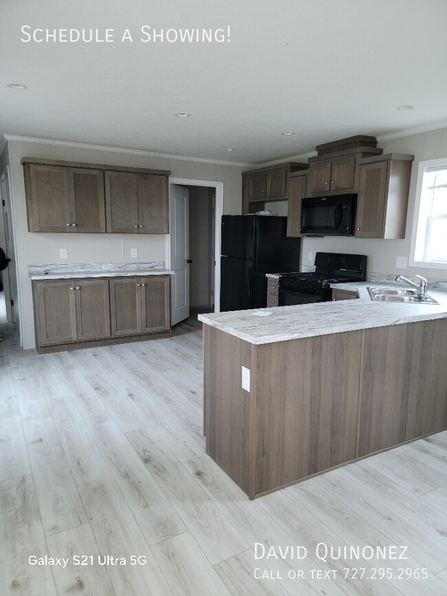 518 Murray Dr in Rockford, IL - Building Photo - Building Photo