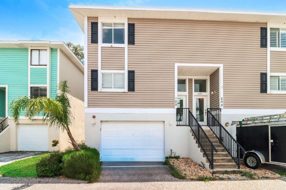 635 Michigan Blvd in Dunedin, FL - Building Photo