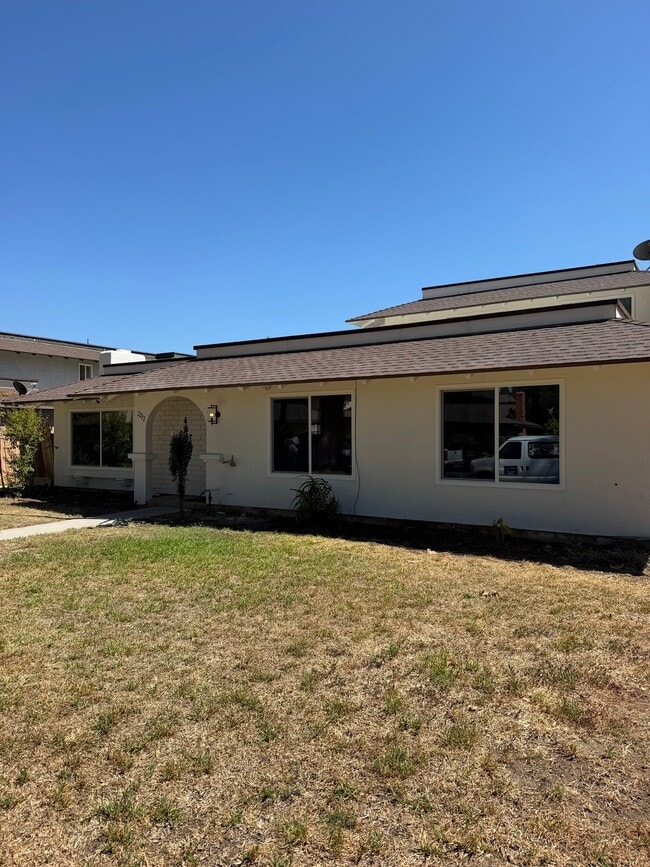 2232 E Joana Dr