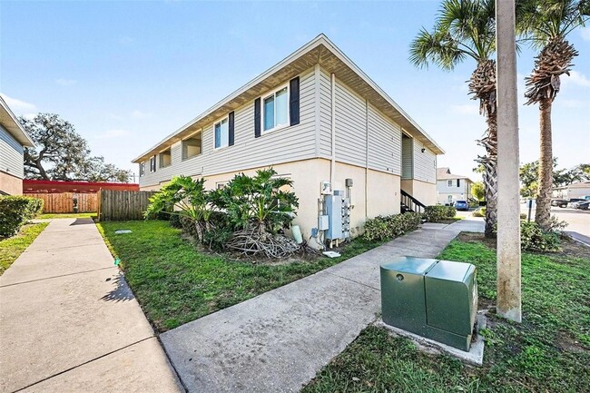 550 Golden Raintree Pl, Unit 550 in Brandon, FL - Foto de edificio - Building Photo