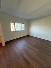35 Church St, Unit 2 in Somerville, MA - Foto de edificio - Building Photo