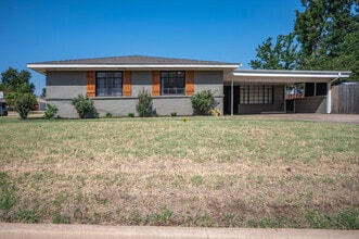 3301 NW 62nd St in Oklahoma City, OK - Building Photo - Building Photo