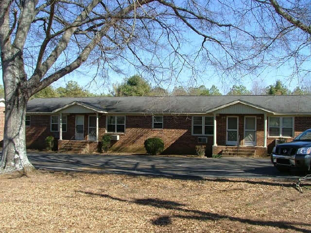 King Apartments in Cedartown, GA - Building Photo