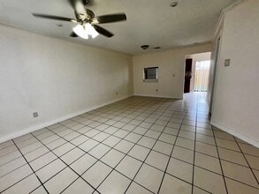 6246 S Bend Square in Orlando, FL - Foto de edificio - Building Photo