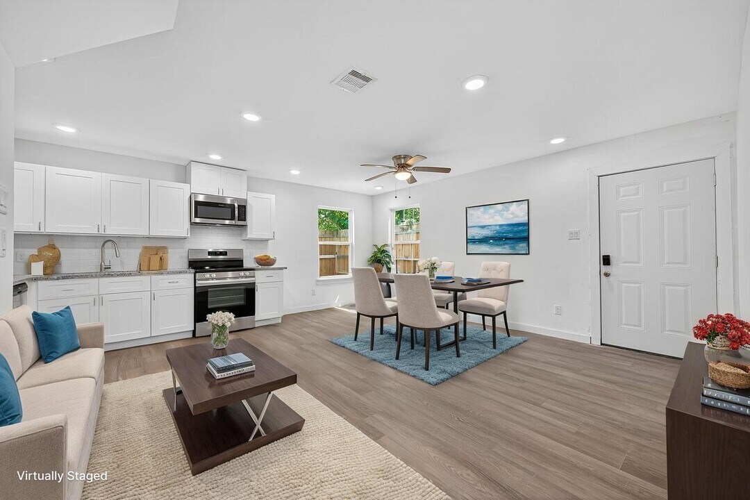 9405 Madera Rd in Houston, TX - Building Photo