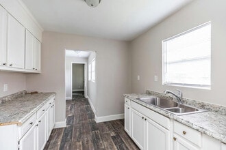 3035 W Lucas Dr in Beaumont, TX - Building Photo - Building Photo