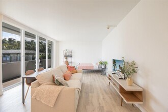 770 NE 69th St in Miami, FL - Building Photo - Building Photo