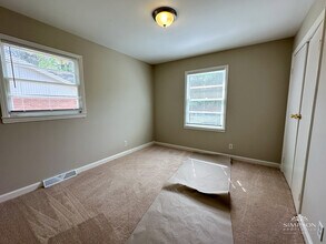 4105 Abbeydale Dr in Charlotte, NC - Building Photo - Building Photo