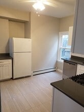73 Newbury St, Unit 1 in Somerville, MA - Building Photo - Building Photo
