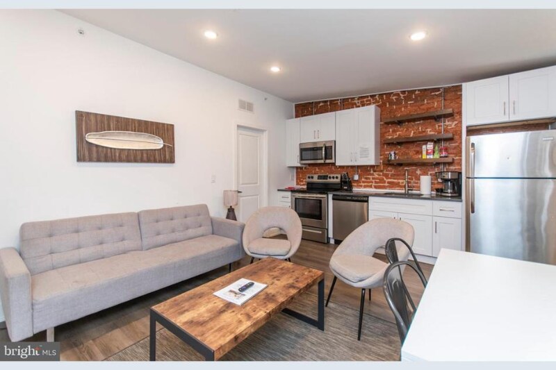 2817 W Girard Ave Photo