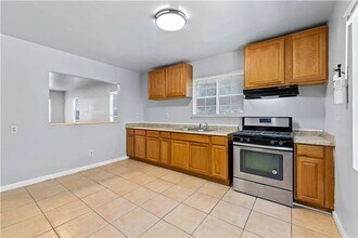1415 Eric St SE in Atlanta, GA - Foto de edificio - Building Photo