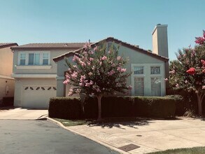 701 Crawdad Ct in Fairfield, CA - Building Photo - Building Photo