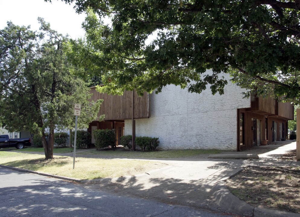 The Lofts on St. Louis in Tulsa, OK - Building Photo