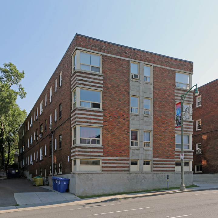 264 Main St W in Hamilton, ON - Building Photo