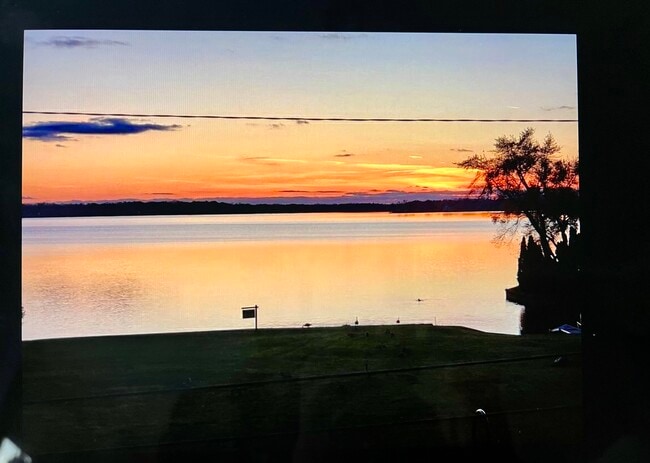 1543 Cass Lake Rd, Unit Vistas in Keego Harbor, MI - Building Photo - Building Photo