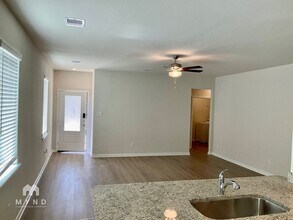 15442 Maple Ter Dr in Conroe, TX - Building Photo - Building Photo