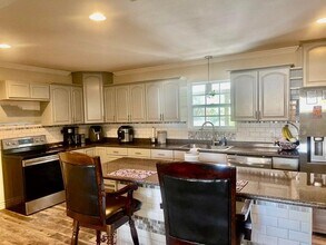 20 Hickory Ave in Shalimar, FL - Building Photo - Building Photo