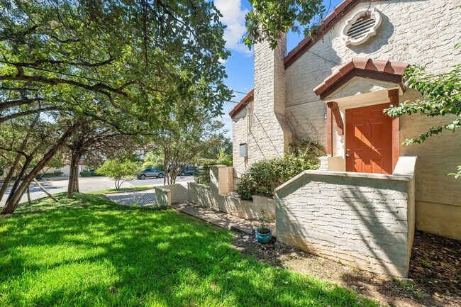 property at 4306 Bonnell Vista Cove