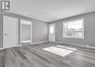 123 New St in Cornwall, ON - Building Photo - Building Photo