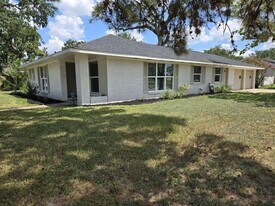 2231 Latexo Dr in Houston, TX - Building Photo