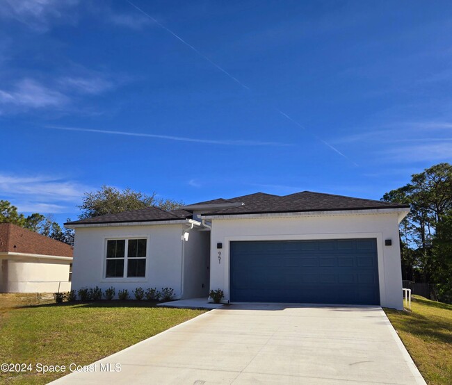 951 La Belle Ave SW in Palm Bay, FL - Building Photo - Building Photo