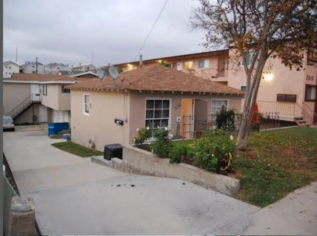 2011 Rockefeller Ln, Unit C