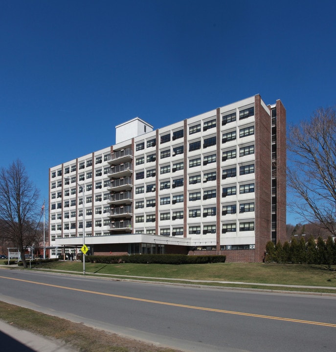 Ashland Park in North Adams, MA - Foto de edificio