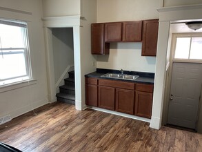 712 W Lincoln Ave in Oshkosh, WI - Foto de edificio - Building Photo