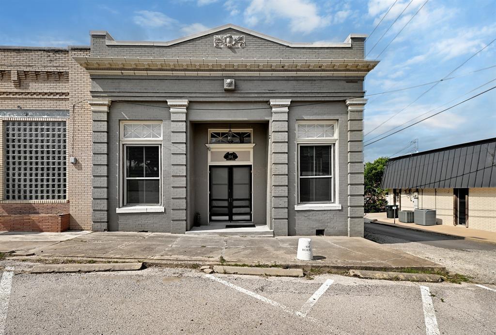 104 Hoxie St in Coupland, TX - Building Photo