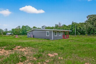 22611 Morgan Cemetery Rd in Cleveland, TX - Building Photo - Building Photo