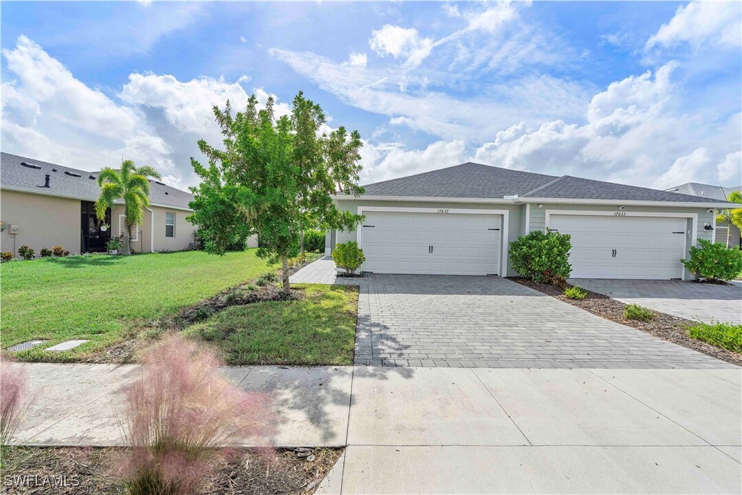 17837 Woodland Ct in Punta Gorda, FL - Building Photo