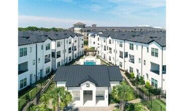 2802 Grand Fountains Dr in Houston, TX - Building Photo - Building Photo