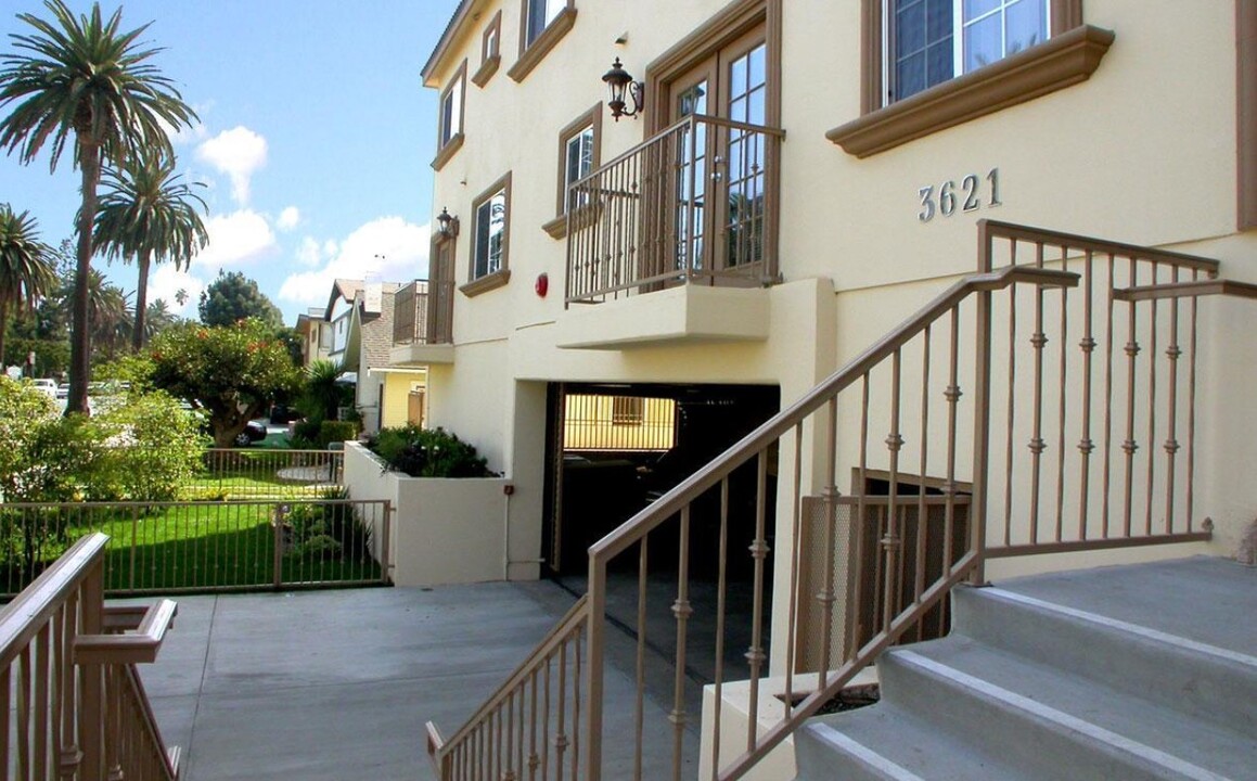 3621 Westwood Townhomes in Los Angeles, CA - Building Photo