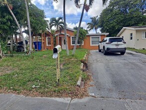 3708 SW 58th Ave in West Park, FL - Building Photo - Building Photo