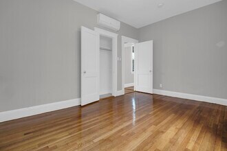 324 Summit Ave, Unit #302 in Boston, MA - Foto de edificio - Building Photo