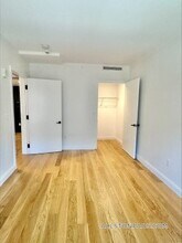 83 Gardner St, Unit 208 in Boston, MA - Foto de edificio - Building Photo