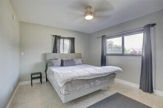 1728 NE 17th Ter in Fort Lauderdale, FL - Building Photo - Building Photo