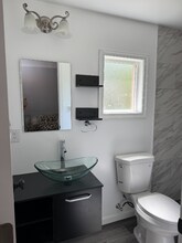 10610 Falls Rd-Unit -A in Potomac, MD - Building Photo - Building Photo