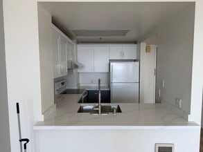 988 Franklin St, Unit PRP 1206 in Oakland, CA - Foto de edificio - Building Photo