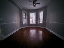 7314 S Kenwood Ave in Chicago, IL - Building Photo