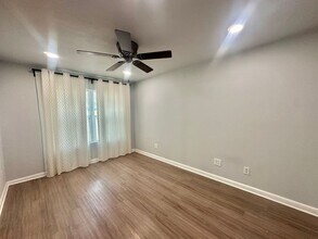 2207 N Plains Ave in Austin, TX - Foto de edificio - Building Photo