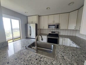 92-1152-1152 Panana St in Kapolei, HI - Building Photo - Building Photo