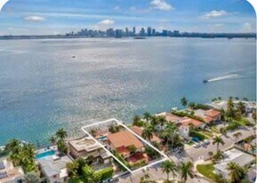 1500 S Treasure Dr in North Bay Village, FL - Building Photo