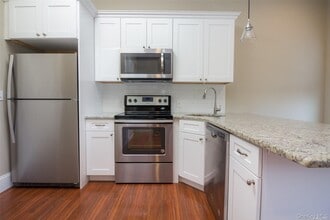 2-2A Green St in Huntington, NY - Building Photo - Building Photo