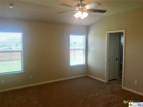 2282 Falcon Way in New Braunfels, TX - Foto de edificio - Building Photo