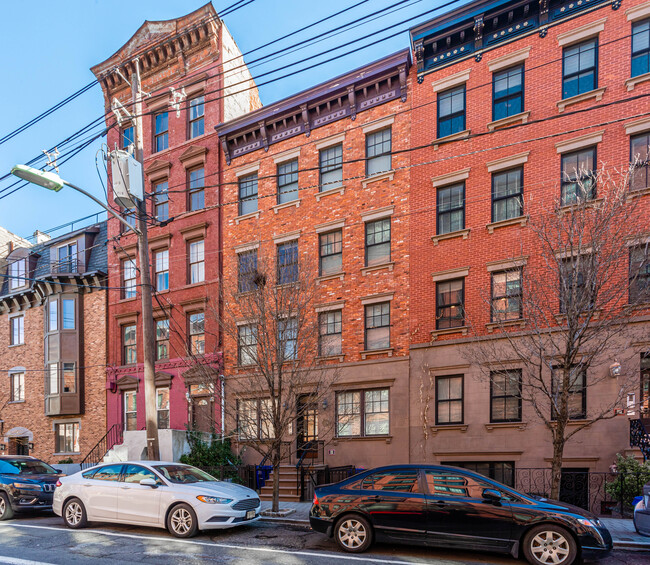 315 Grand St in Hoboken, NJ - Building Photo - Building Photo