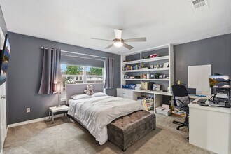 1011 Fountain View Dr in Houston, TX - Building Photo - Building Photo